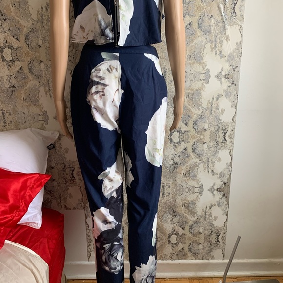 GORGEOUS FLORAL NAVY CO-ORD SET - Picture 5 of 6